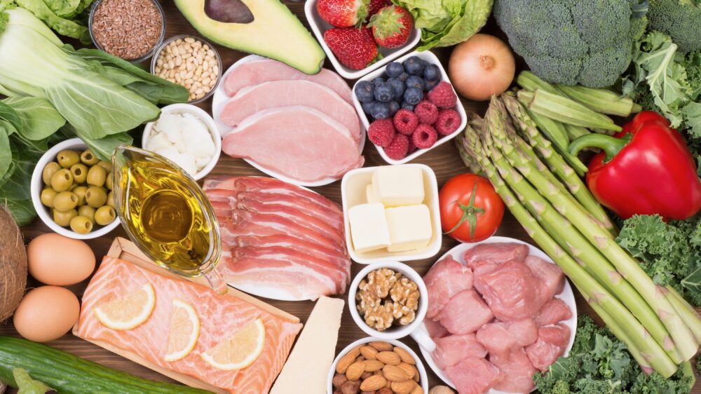 10 Beneficios para la salud de las dietas bajas en carbohidratos y cetogénicas