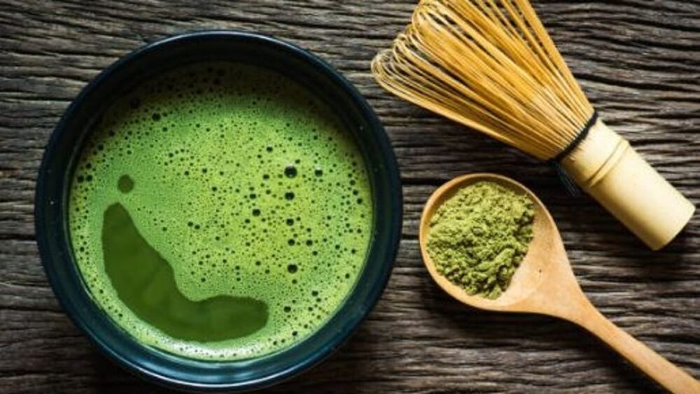 Beber té verde puede ayudar a mejorar varios factores de riesgos