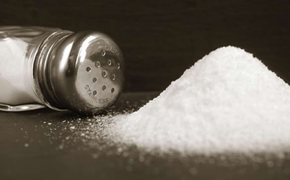El consumo elevado de sal está asociado con el cáncer de estómago