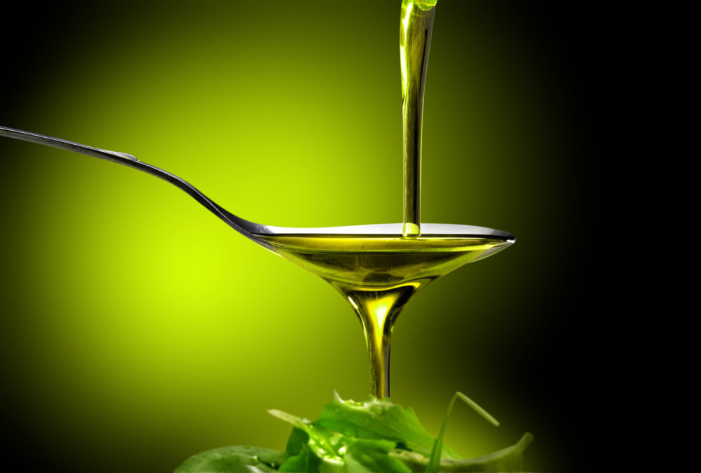 Gracias al contenido de carvacrol del aceite de orégano, puede ayudar a perder peso