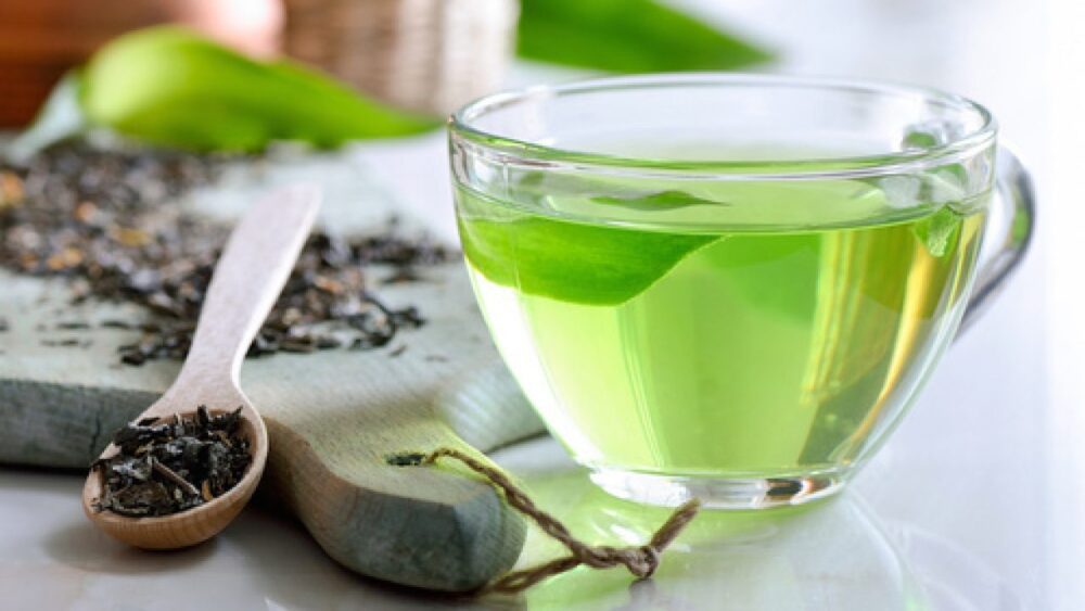 Los antioxidantes del extracto de té verde pueden disminuir la inflamación y ayudar a reducir la presión arterial.
